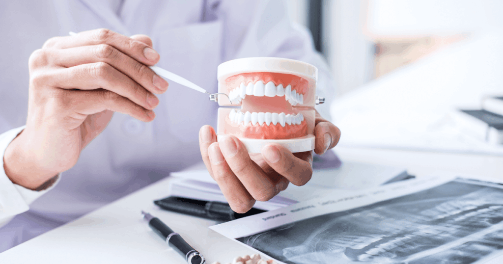 審美歯科の治療方法を説明している